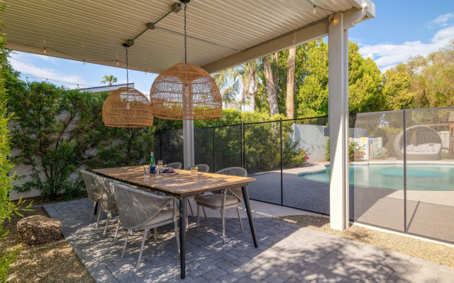 White Agate by Avantstay Pool + Playground