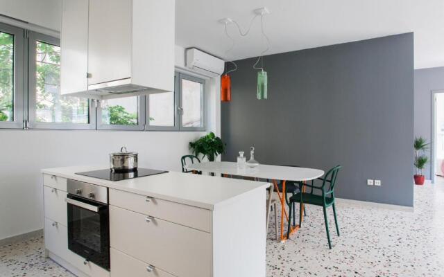 Stylish & perfectly located apartment, (Ermou st)