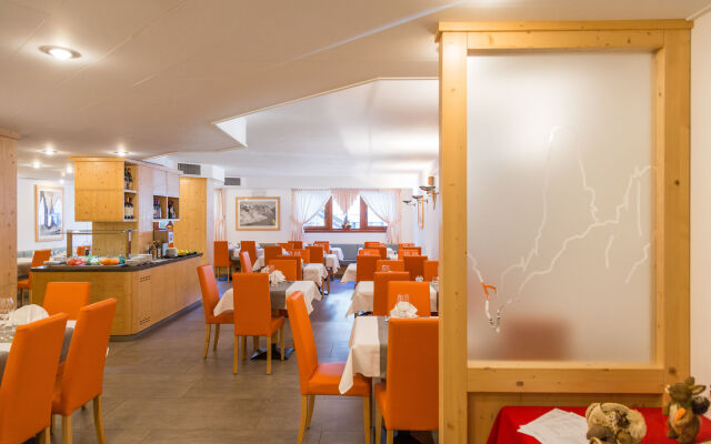 Hotel Alpina