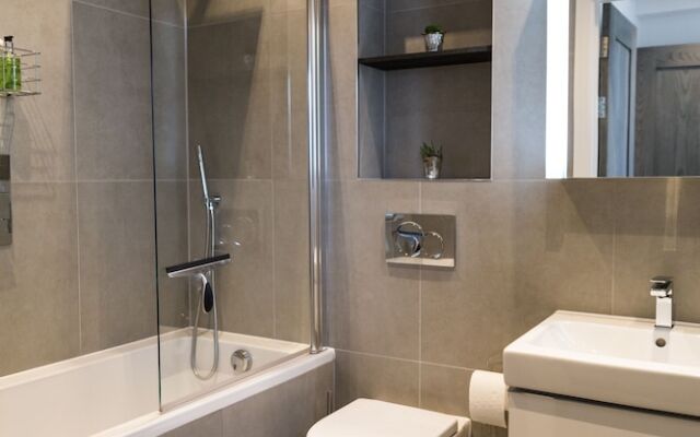 Brickfield Court Serviced Apartment by Ferndale