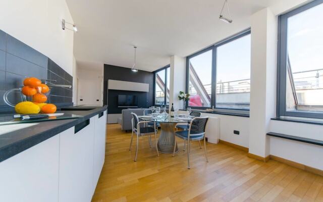 Altido Penthouse next to Acquario