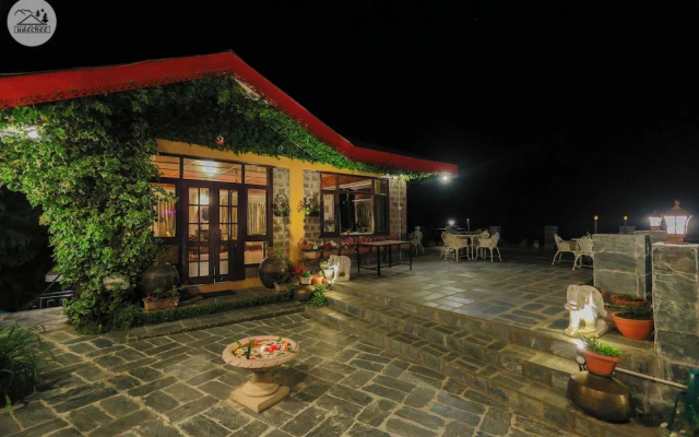 Udechee Huts Hotel