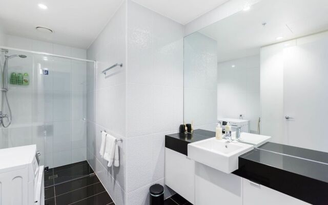 SONYA, 2BDR Southbank Apartment