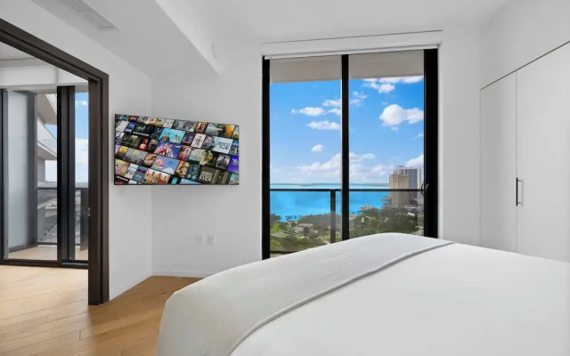 Luxury Studio with Stunning Views & Pool