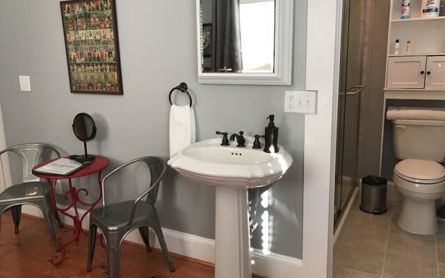 Bama Bed & Breakfast Campus