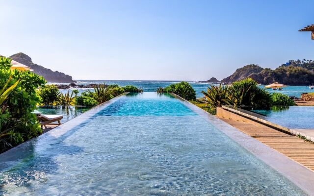 Condo 223 El Careyes Club & Residences