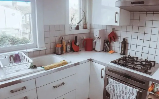 2 Bedroom Flat w Office in Tooting Broadway