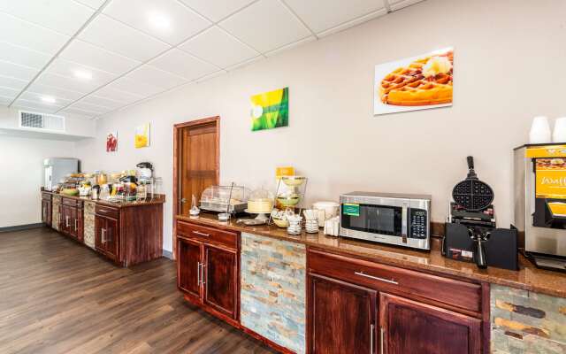 Quality Inn & Suites Vandalia near I-70 and Hwy 51