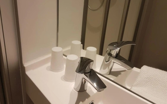 hotelF1 Lyon Saint Priest