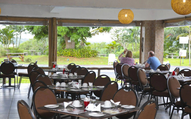 Elephant Lake Hotel