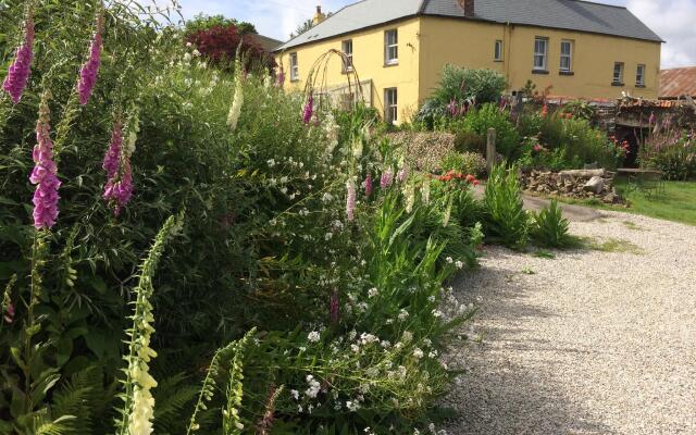 Frizenham Farmhouse B&B