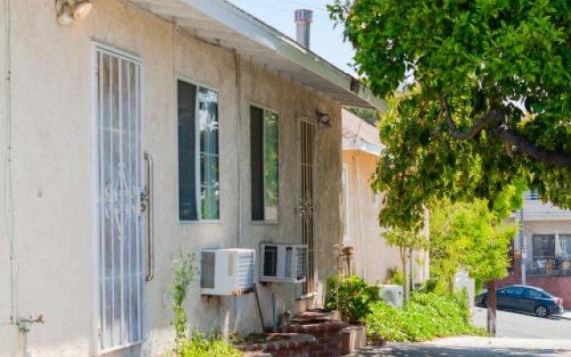 Charming 2BR Casita in Front of Park