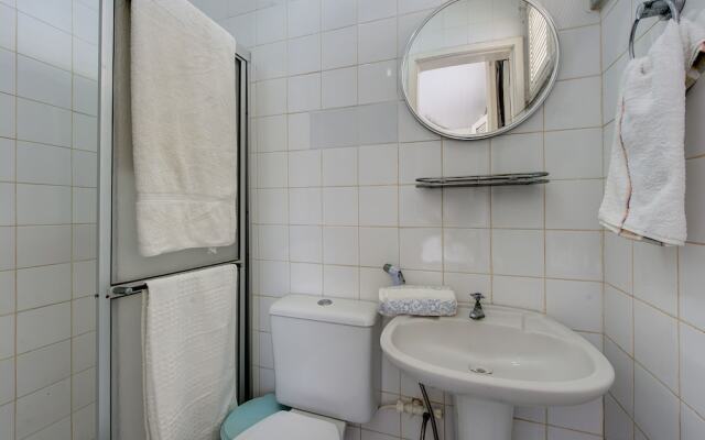 Casa com piscina privativa perto do mar