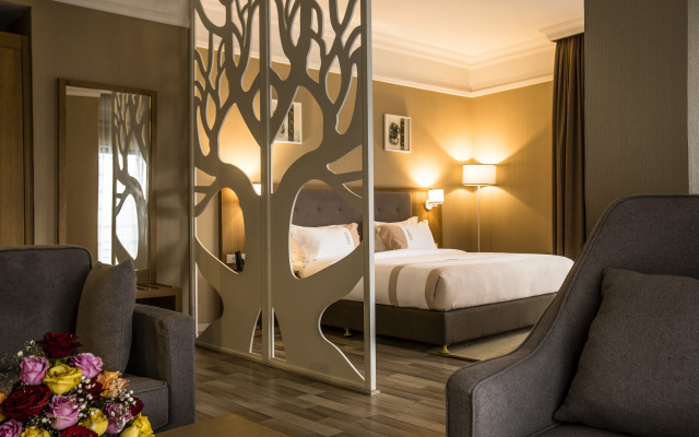 Mado Hotel