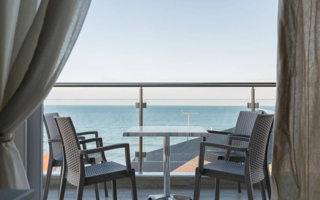 Ammos Beach Seaside Luxury Suites Hotel