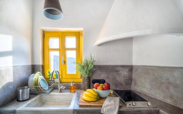 Serifos 1890 cliff house