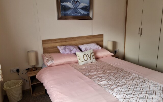 Impeccable 2-bed Apartment in Tattershall Lakes