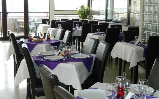 Hotel Razvan