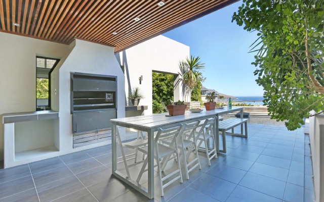 Villa Aqua