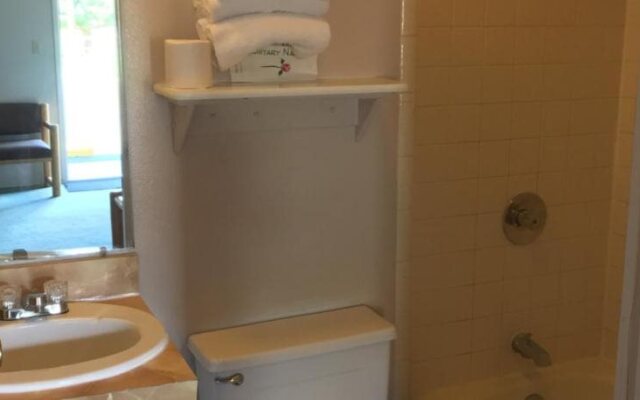 Green Creek Inn and RV Park