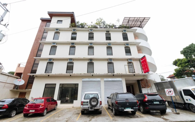 RedDoorz Plus near Commonwealth Regalado