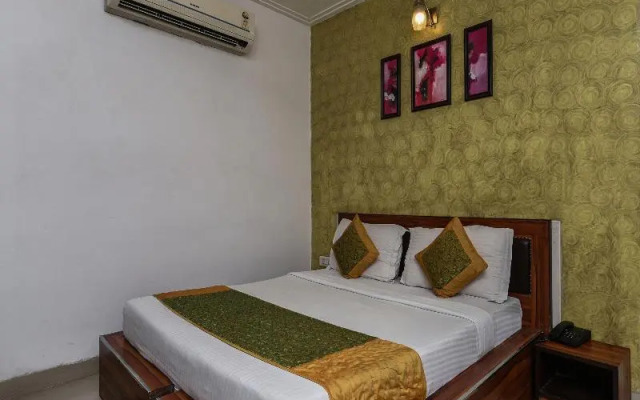 OYO 7655 Om Paradise Hotel