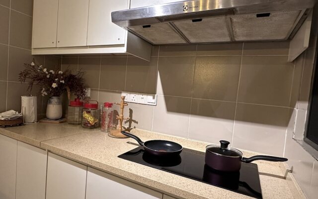 Premium Retreat Suite Icon City