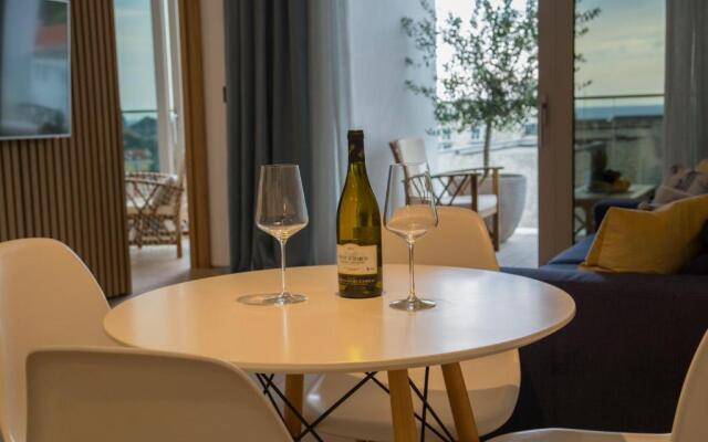 Leona Residences Apartment