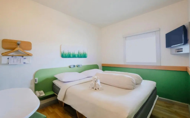 Cordia Hotel Makassar Airport – Guest Rooms – Maros