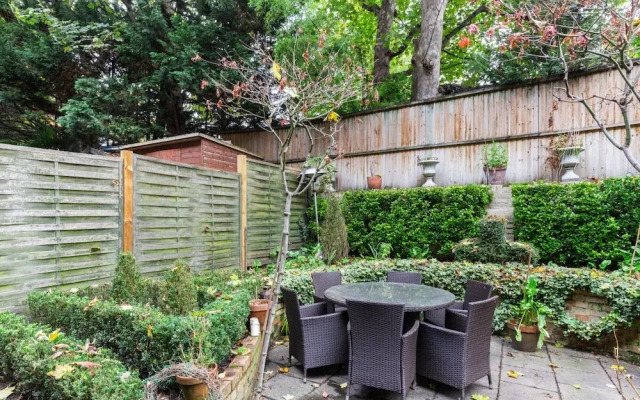 Beautiful 2bed Apt W/garden in Kensington