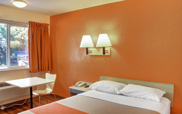 Motel 6 Santa Fe