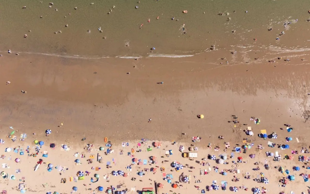 2 Beach Court - Direct Beach Access Sea Views