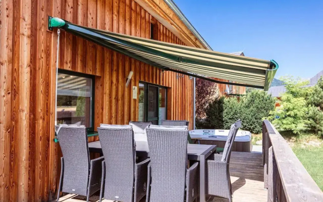 Superior Chalet With Whirlpool