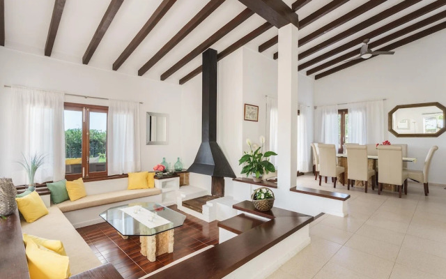 Villa Playa in Port de Pollen a