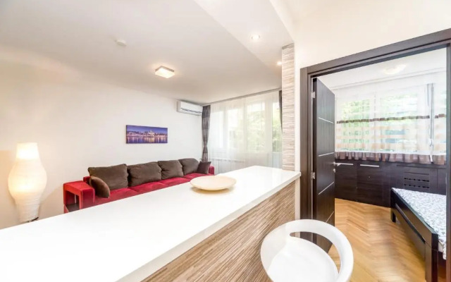 Hostel King