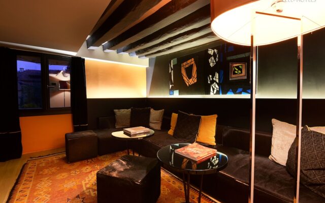 The Charming House DD724