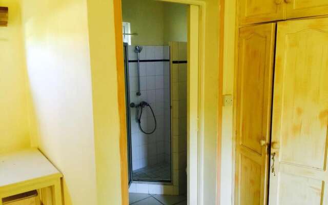 Apartment With one Bedroom in Calodyne, With Pool Access, Furnished Ga