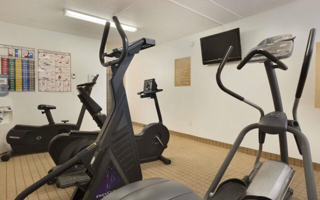 Travelodge Calgary MacLeod Trail