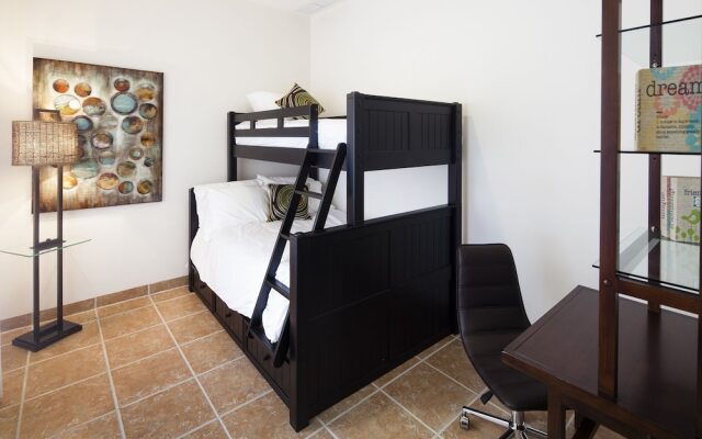 Puerta Cortes Residences: Las Colinas