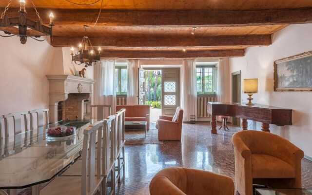 Beautiful Apartment in Pesaro With Wifi and 4 Bedrooms