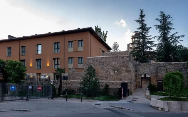 Dauria Suites HA
