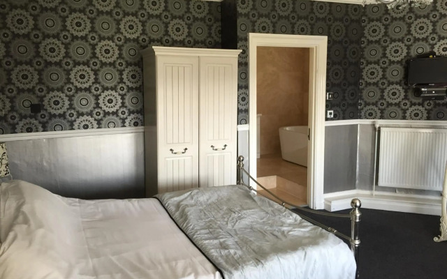 Maes Manor Hotel