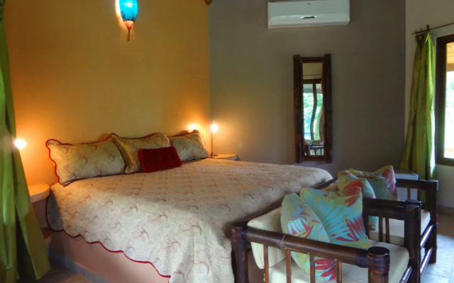 Manoas Luxury Camping and Villa Rentals