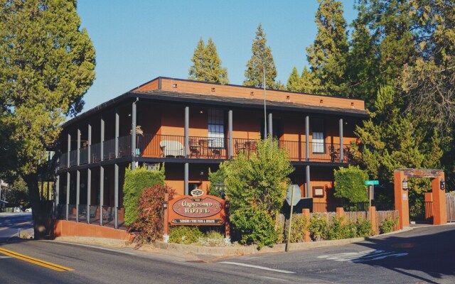 The Groveland Hotel