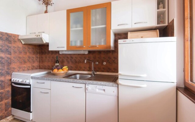 Awesome Home in Nova With Wifi and 4 Bedrooms