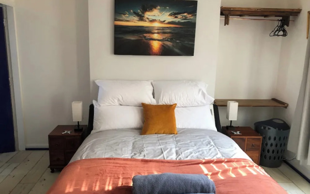 1-bed Apt, Sleeps 2, 20 Mins to Peak District