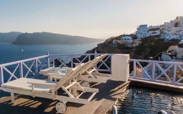 Armeni Village Rooms & Suites