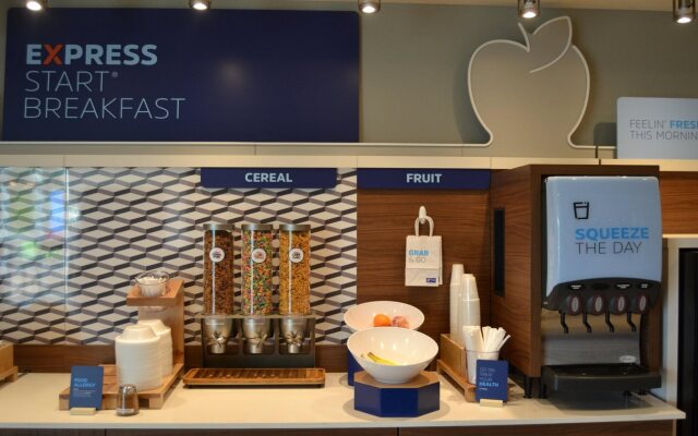 Holiday Inn Express & Suites Goodlettsville N - Nashville by IHG