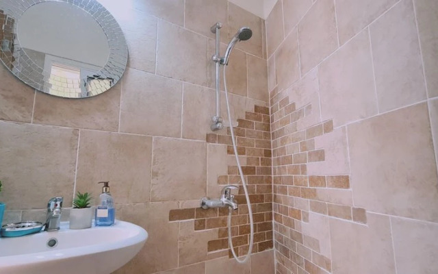 Paphos Elegance Apartment by STAY BnB