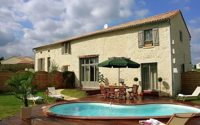 Villa With Covered Terrace in Rural Chalais